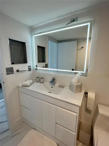 $2,650 | 555 Northeast 15th Street, Unit 15G, Miami, FL 33132