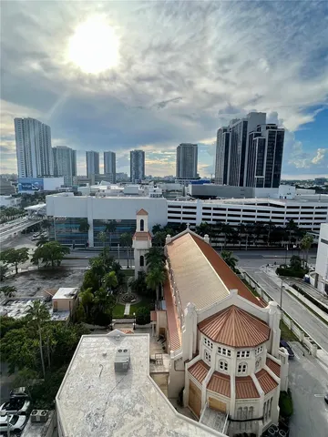 $2,650 | 555 Northeast 15th Street, Unit 15G, Miami, FL 33132