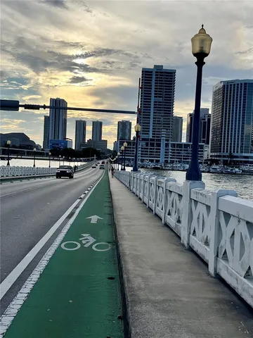 $2,650 | 555 Northeast 15th Street, Unit 15G, Miami, FL 33132