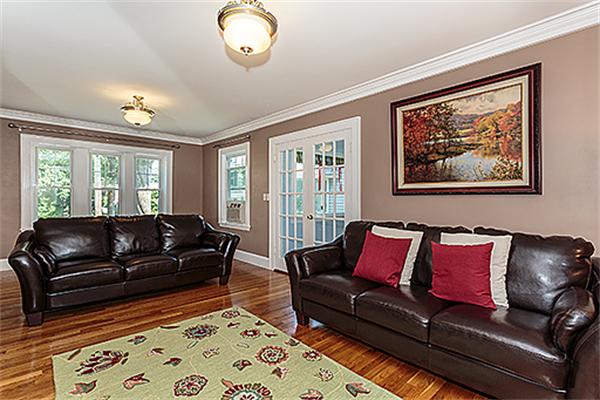 44 Townsend Road Belmont, MA 02478 - Photo 3 of 20 Gallery Image 3