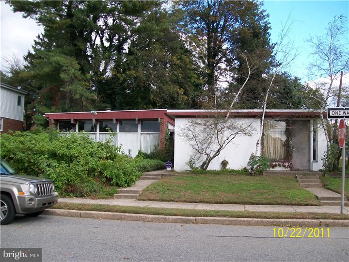 811 Charette Road Philadelphia, PA 19115 - Photo 3 of 5 Office / Study