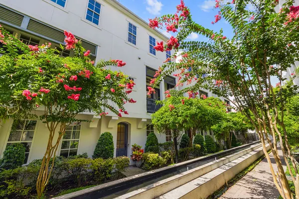 $515,000 | 253 East 27th Street, Houston, TX 77008