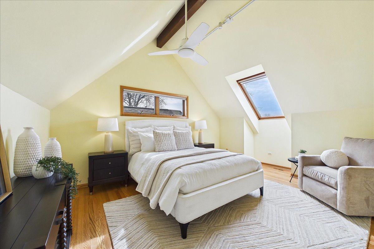 131 West Everett Road Lake Forest, IL 60045 - Photo 26 of 43 a bedroom with a bed and a couch