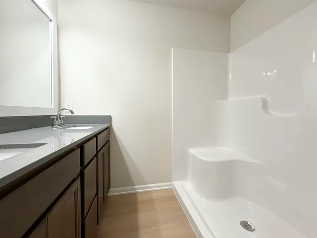 $549,900 | 3101 Lincoln Lake Avenue Northeast, Lowell, MI 49331