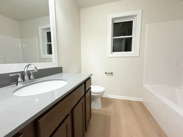 $549,900 | 3101 Lincoln Lake Avenue Northeast, Lowell, MI 49331