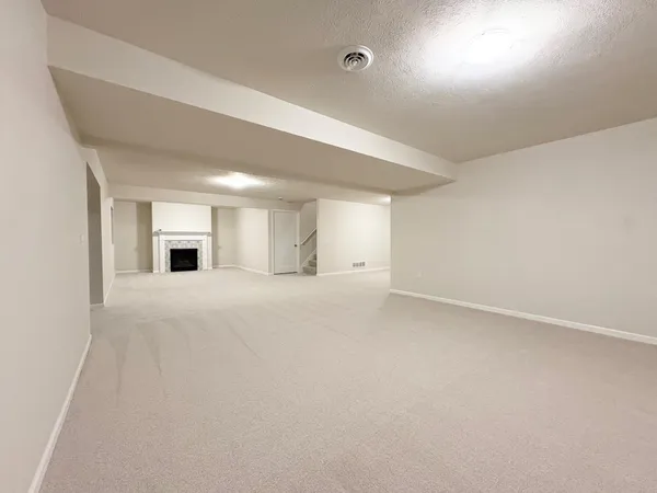 $549,900 | 3101 Lincoln Lake Avenue Northeast, Lowell, MI 49331
