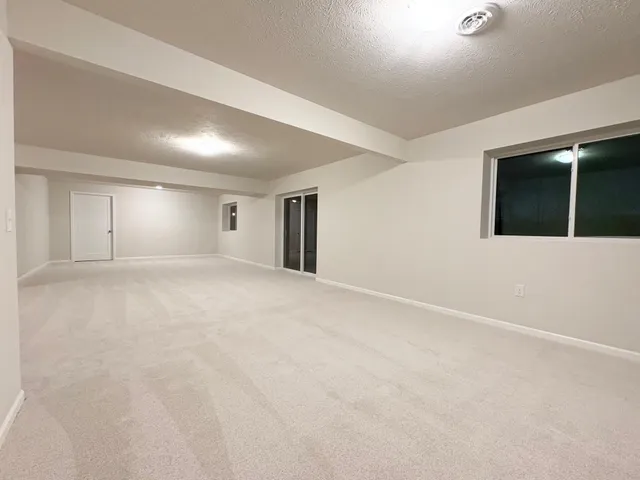 $549,900 | 3101 Lincoln Lake Avenue Northeast, Lowell, MI 49331