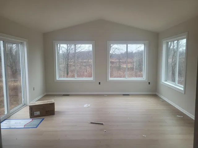 $549,900 | 3101 Lincoln Lake Avenue Northeast, Lowell, MI 49331