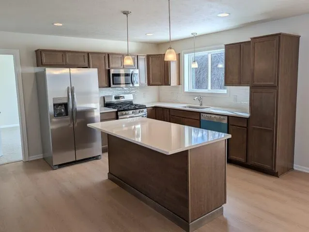 $549,900 | 3101 Lincoln Lake Avenue Northeast, Lowell, MI 49331