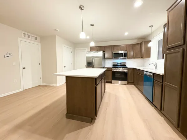 $549,900 | 3101 Lincoln Lake Avenue Northeast, Lowell, MI 49331