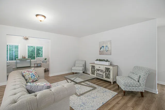 $549,900 | 3101 Lincoln Lake Avenue Northeast, Lowell, MI 49331