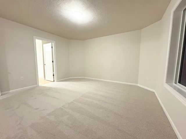 $549,900 | 3101 Lincoln Lake Avenue Northeast, Lowell, MI 49331