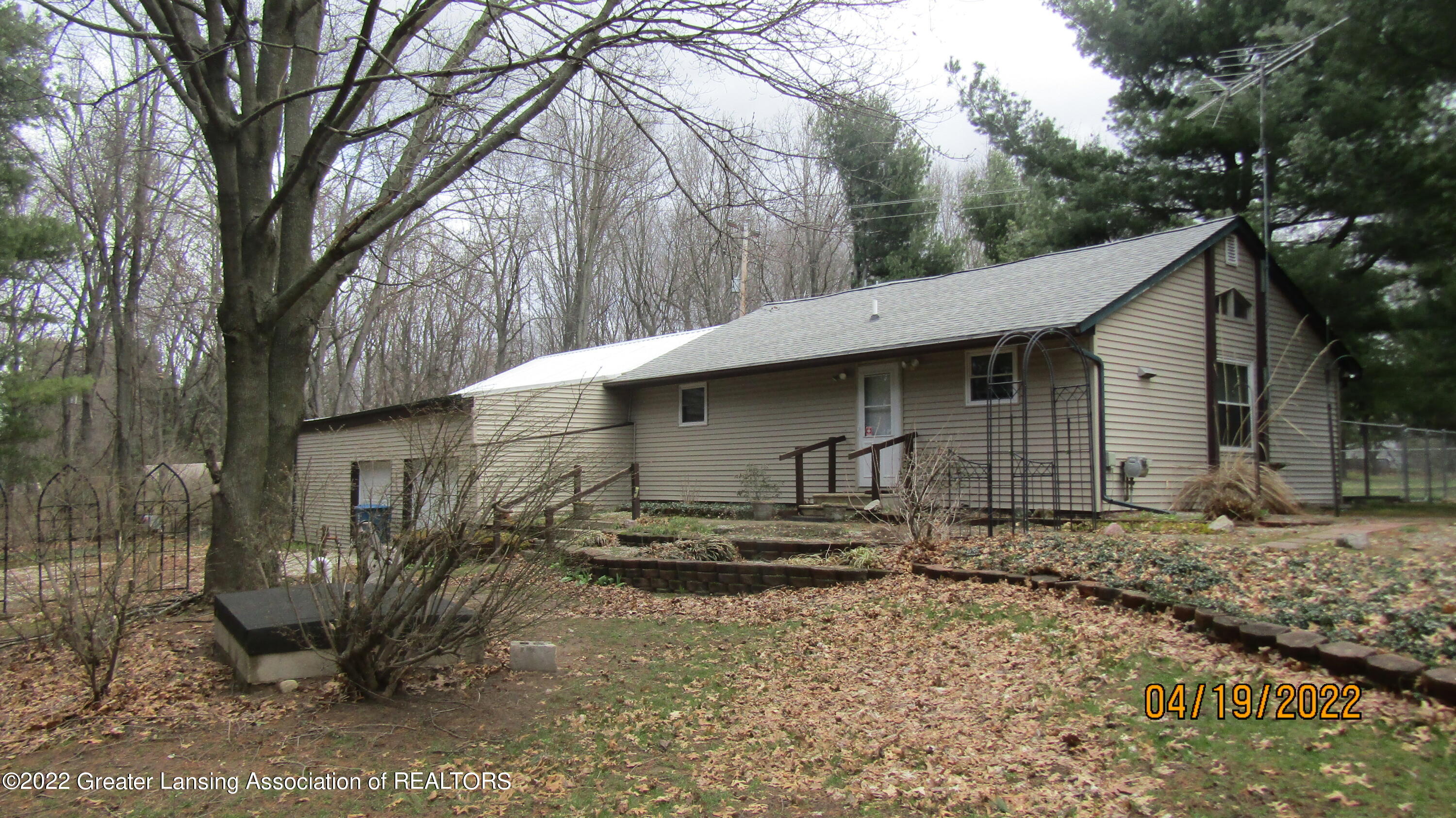 15788 15 Mile Road Marshall, MI 49068 - Photo 2 of 21 IMG_0553