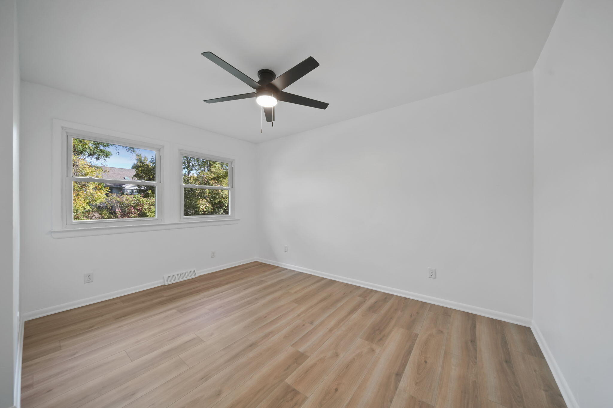 392 Richard Street Spring Arbor, MI 49283 - Photo 20 of 32 23-web-or-mls-DSC08316