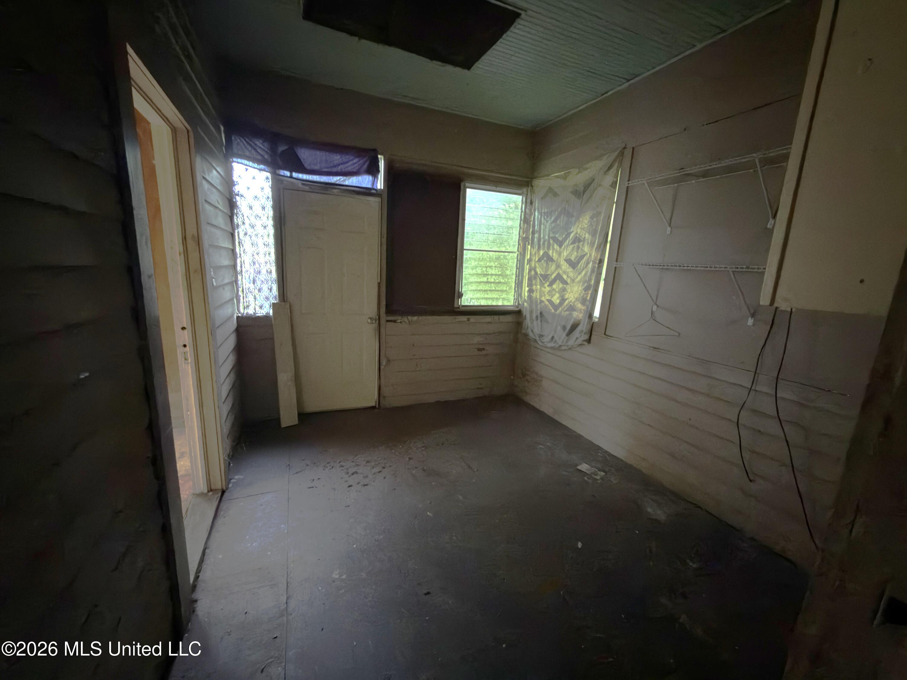 920 Howe Street McComb, MS 39648 - Photo 9 of 11 IMG_2430