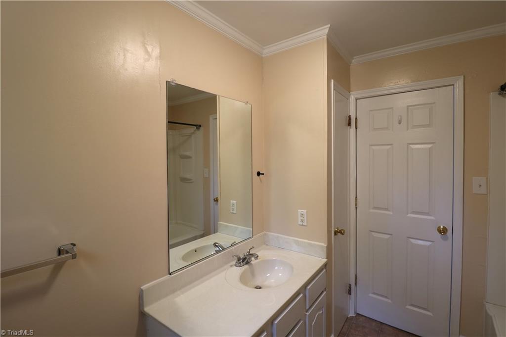 1307 Revere Road Winston-Salem, NC 27103 - Photo 12 of 16