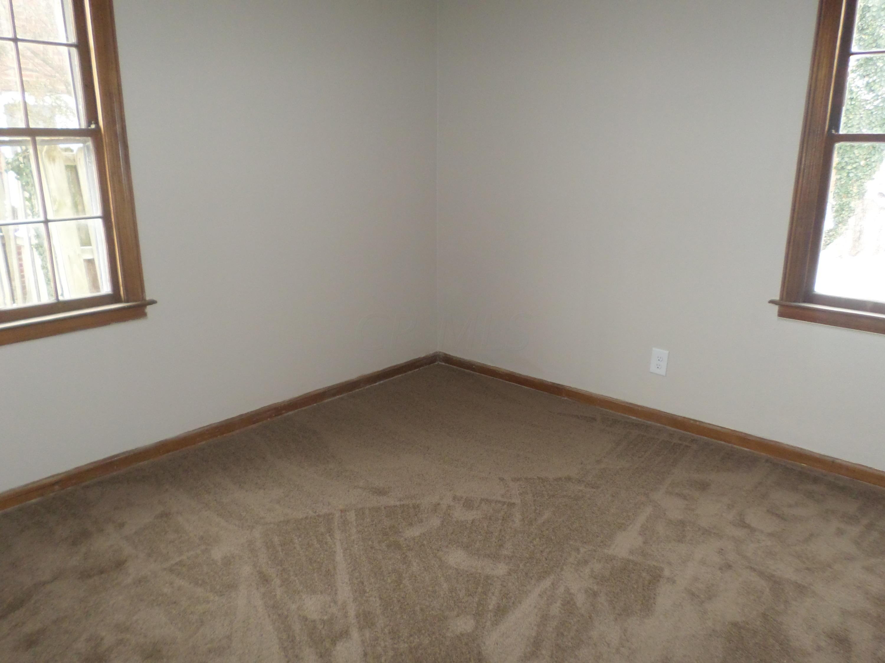 664 South James Road Columbus, OH 43213 - Photo 10 of 19