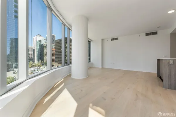 $8,200 | 201 Folsom Street, Unit 8A, San Francisco, CA 94105