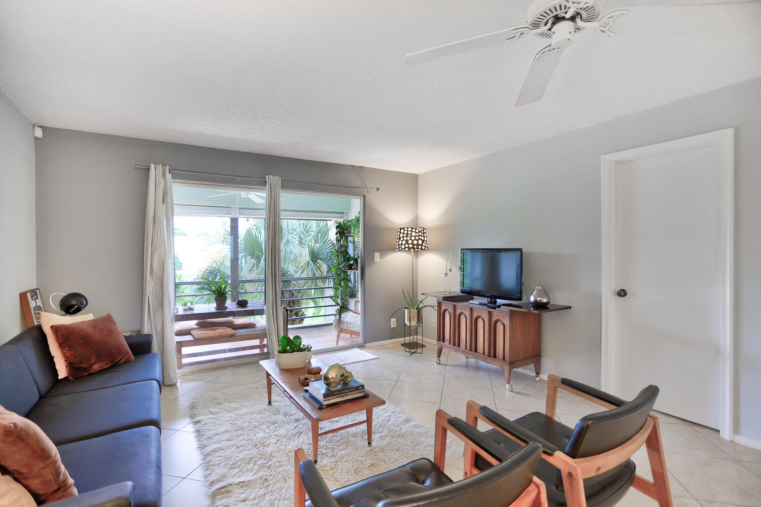 2500 Fiore Way, Unit 214C Delray Beach, FL 33445 - Photo 13 of 26 2500 Fiore Way Unit 214C-large-013-008-I