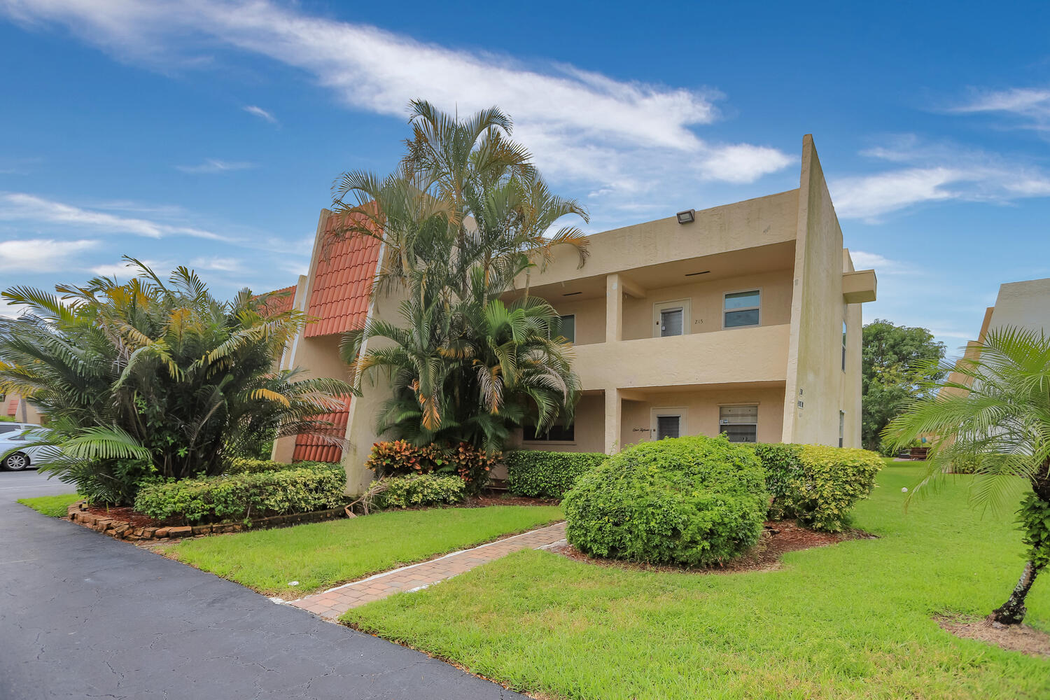 2500 Fiore Way, Unit 214C Delray Beach, FL 33445 - Photo 2 of 26 2500 Fiore Way Unit 214C-large-001-001-I