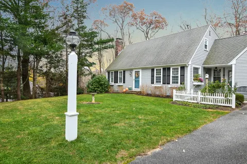 $780,000 | 7 Bourne Avenue, Sandwich, MA 02563
