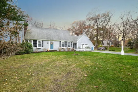 $780,000 | 7 Bourne Avenue, Sandwich, MA 02563