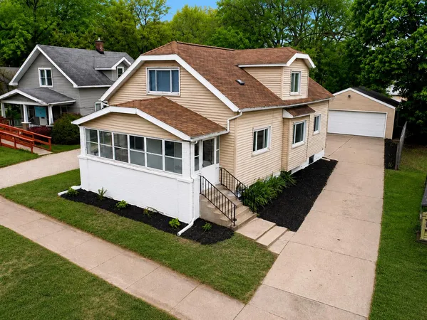 $314,900 | 819 Harding Street Northwest, Grand Rapids, MI 49544