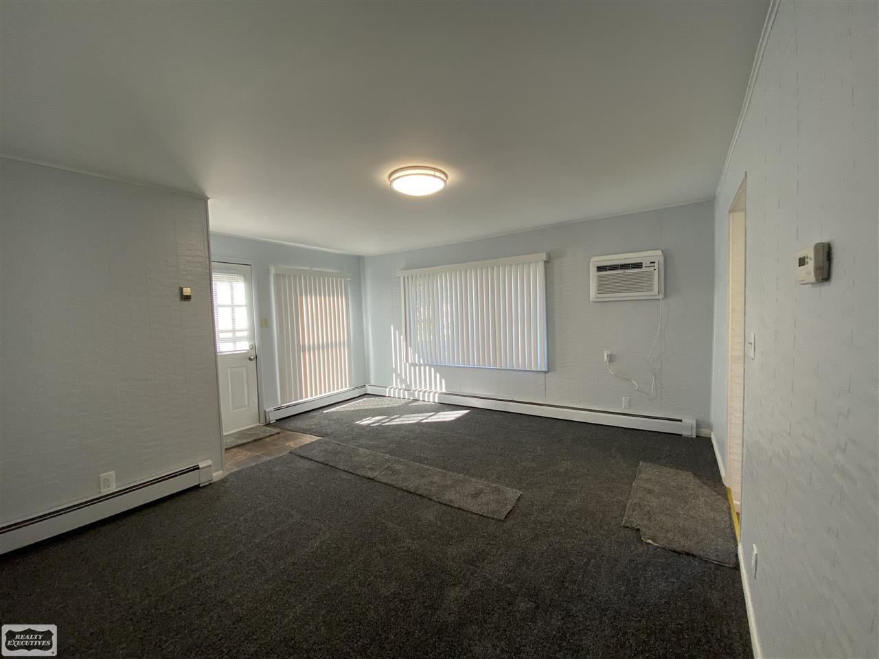 34420 Bordman Road Memphis, MI 48041 - Photo 18 of 39 Living Room
