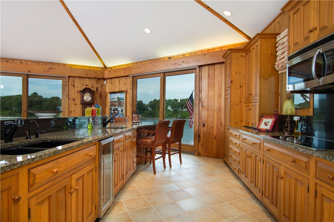 20 Stumpy Point Lane Charlestown, RI 02813 - Photo 11 of 38