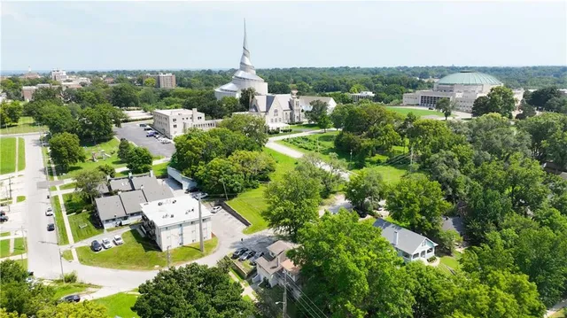 $260,000 | 101 South Willis Avenue, Independence, MO 64050