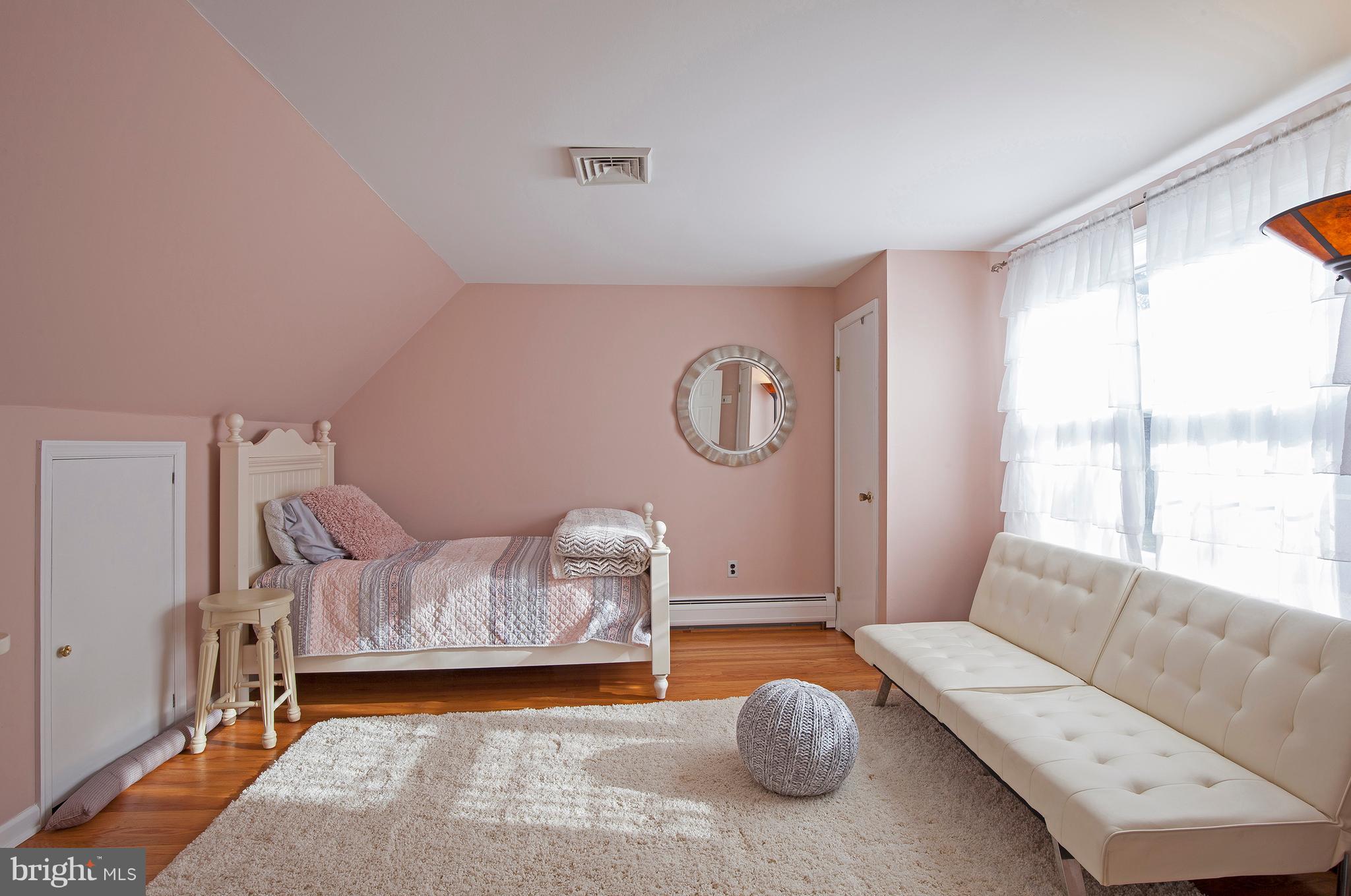 44 Pinevale Road Doylestown, PA 18901 - Photo 16 of 21 Bedroom 3