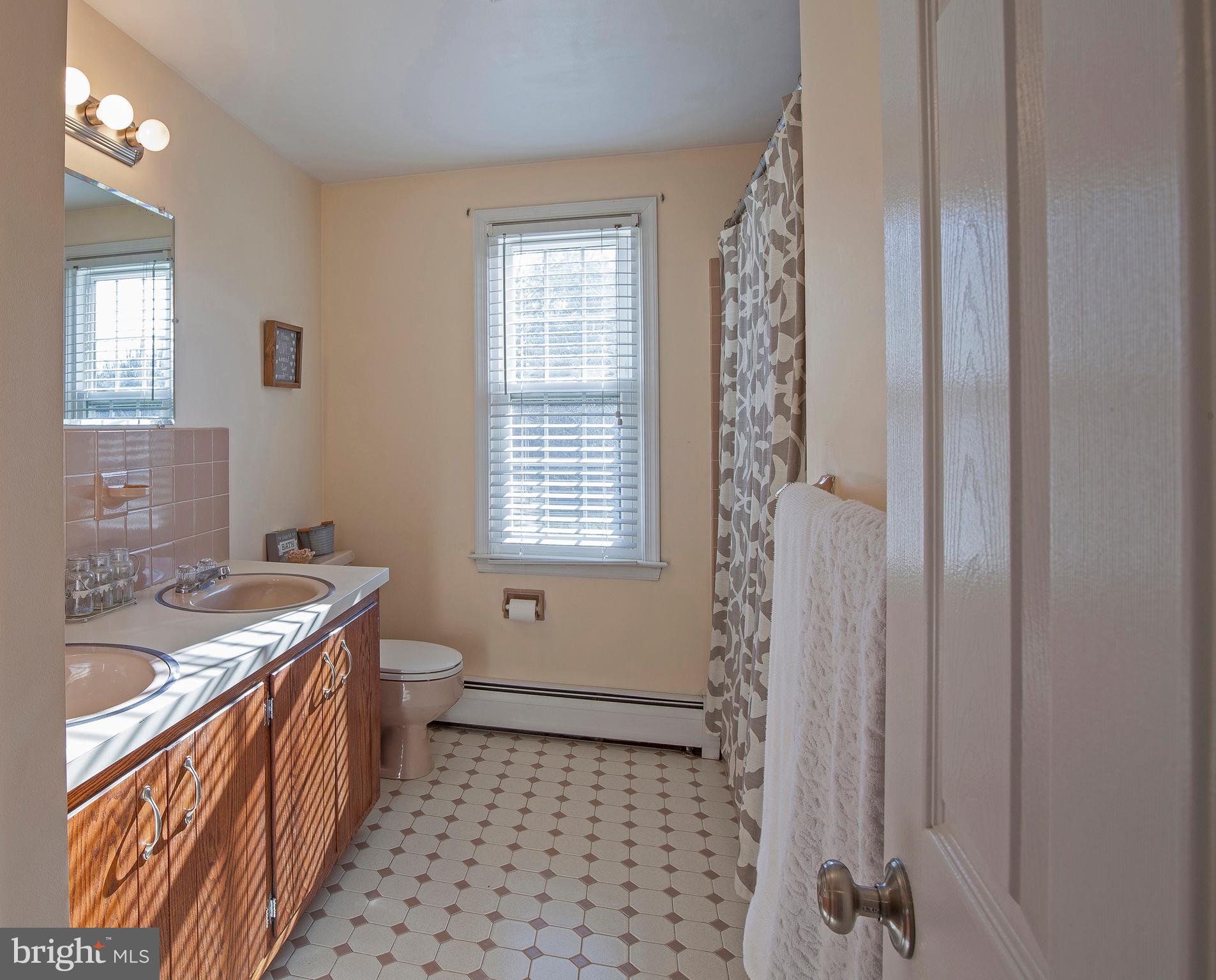 44 Pinevale Road Doylestown, PA 18901 - Photo 18 of 21 Hall Bath