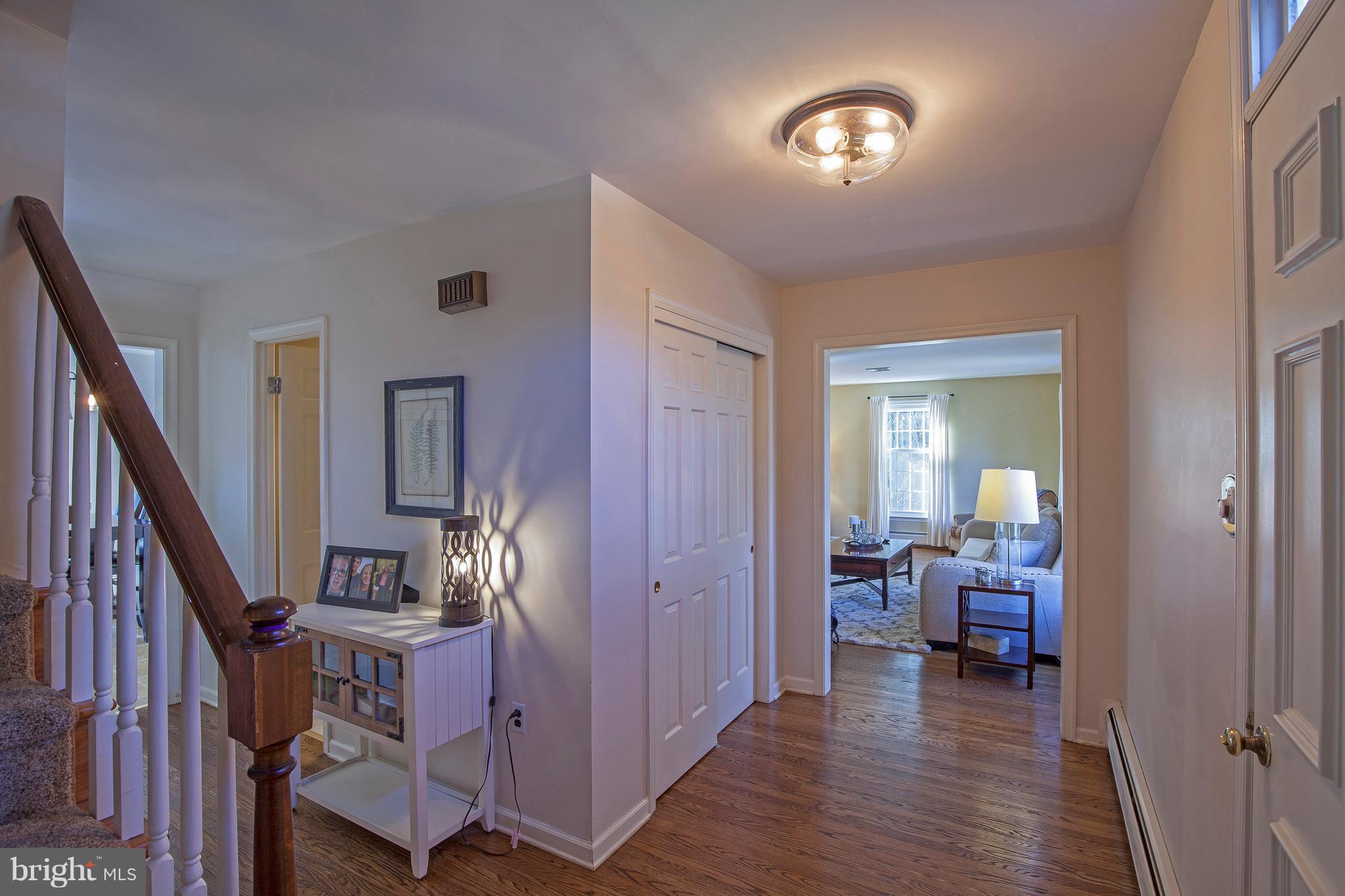 44 Pinevale Road Doylestown, PA 18901 - Photo 3 of 21 Foyer/Hall