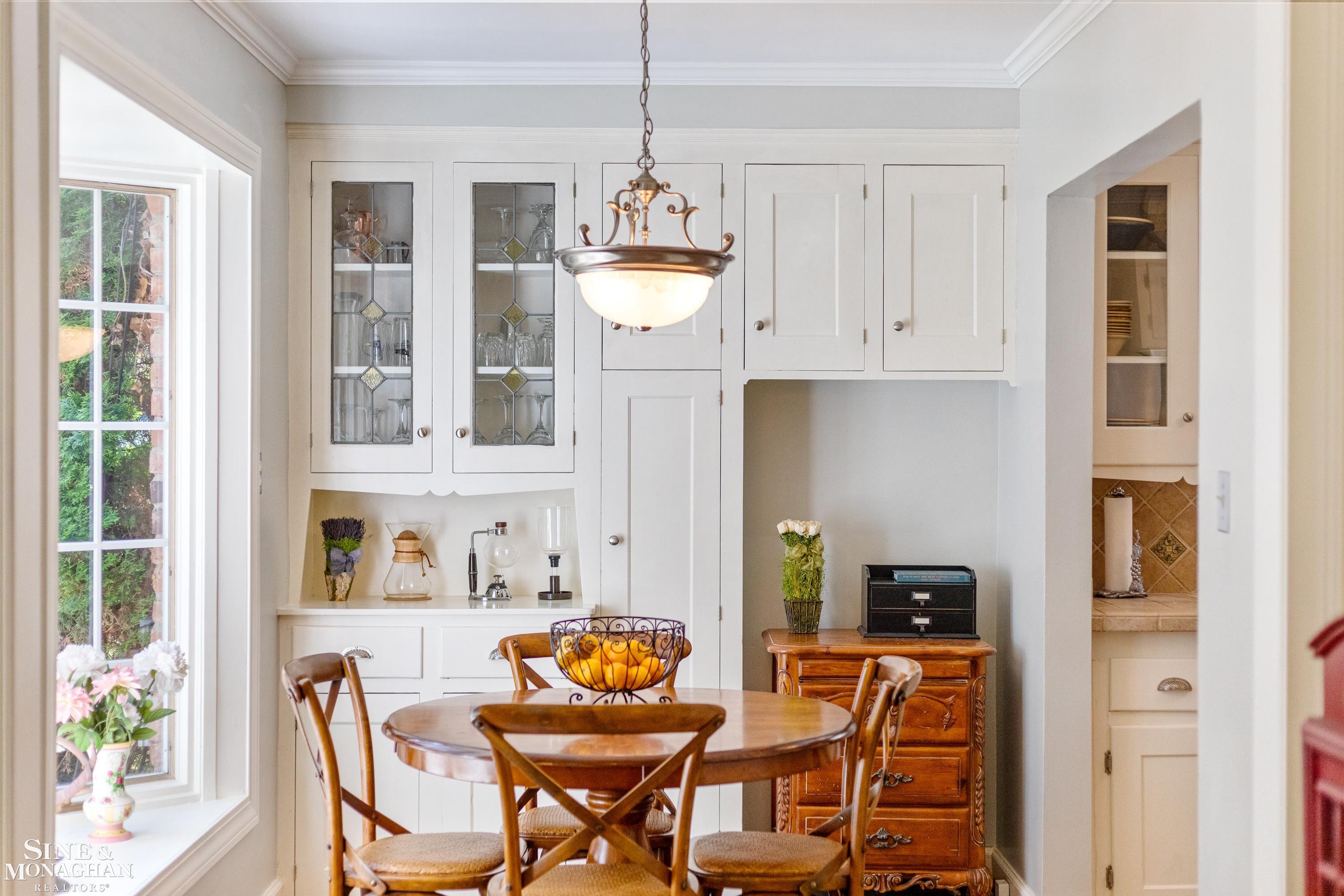 170 Fisher Road Grosse Pointe, MI 48230 - Photo 17 of 38 50114674-17.JPG