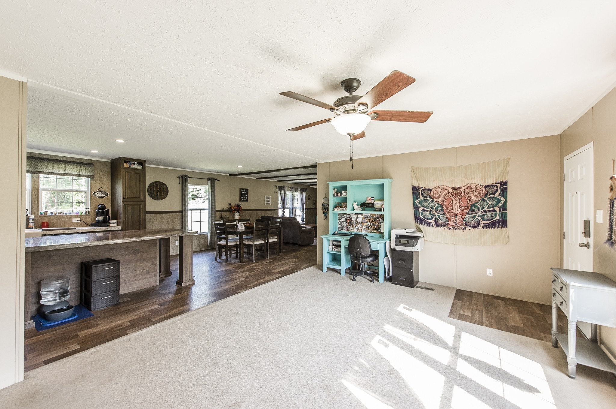 537 Bob Perry Road Bethpage, TN 37022 - Photo 11 of 63 a view of a livingroom with furniture and a kitchen