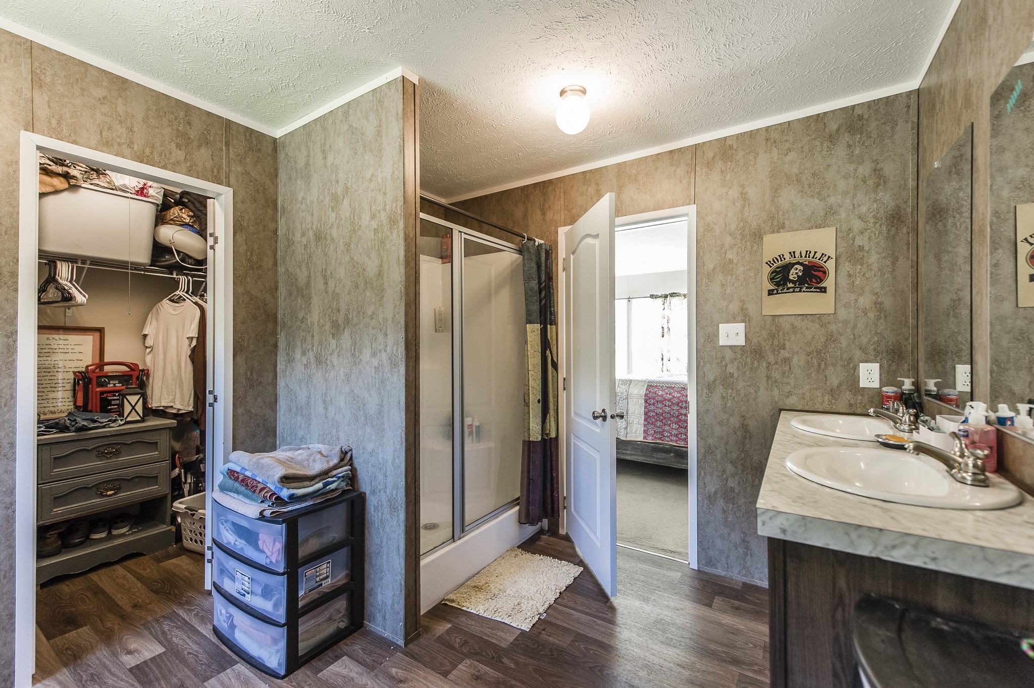 537 Bob Perry Road Bethpage, TN 37022 - Photo 36 of 63 a room with a bed and a mirror