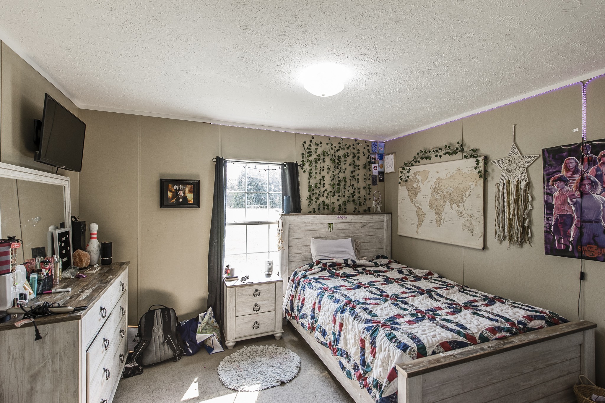 537 Bob Perry Road Bethpage, TN 37022 - Photo 39 of 63 a bedroom with a bed and window