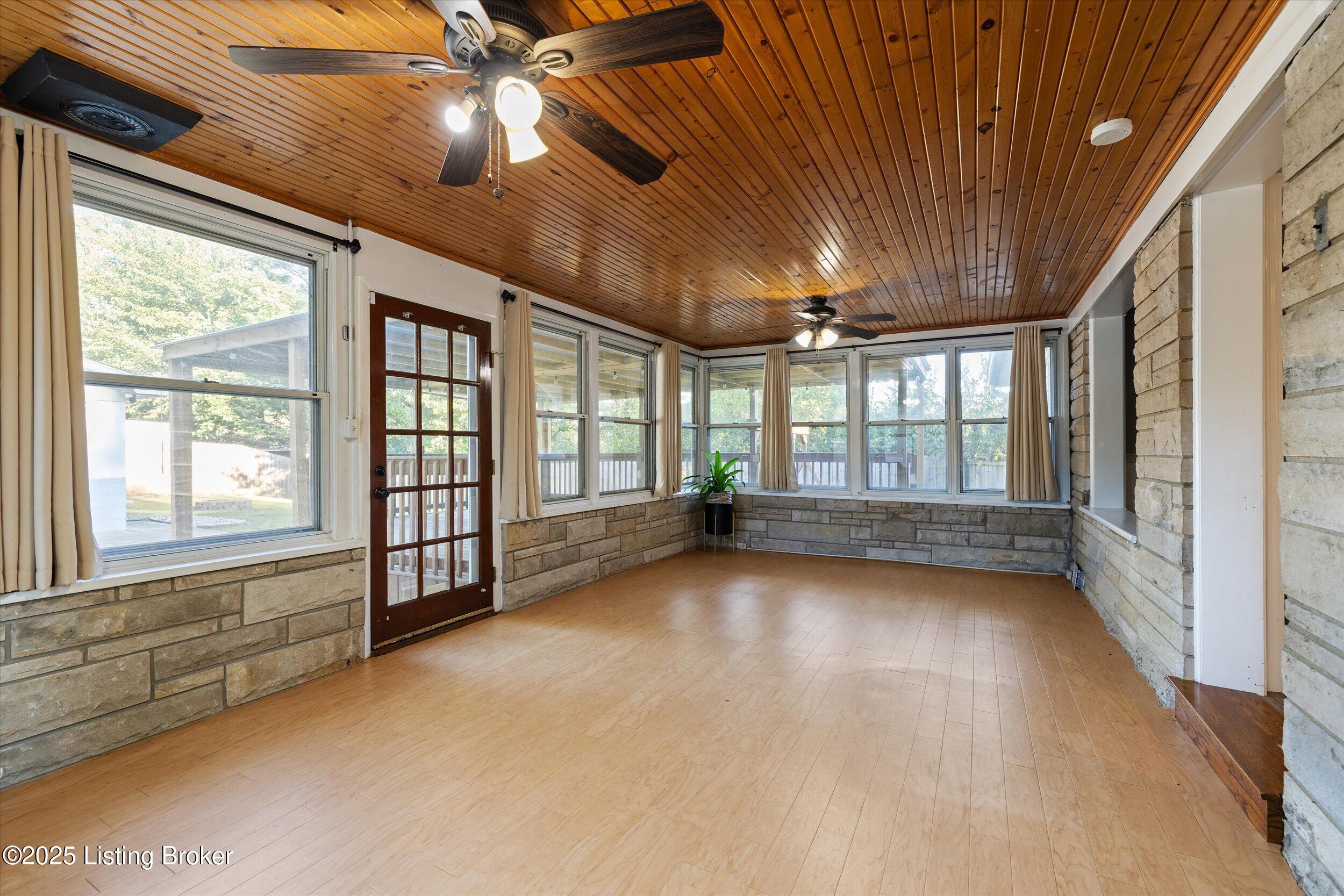 7718 Crestline Road Louisville, KY 40214 - Photo 9 of 33 21-RBWP7731