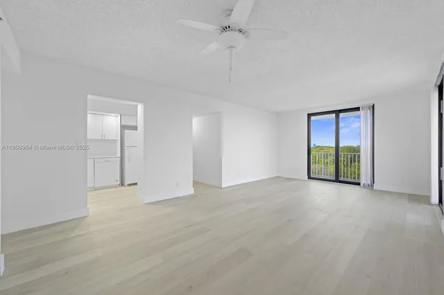 $285,000 | Hillcrest Country Club Apartments, Hollywood, FL 33021