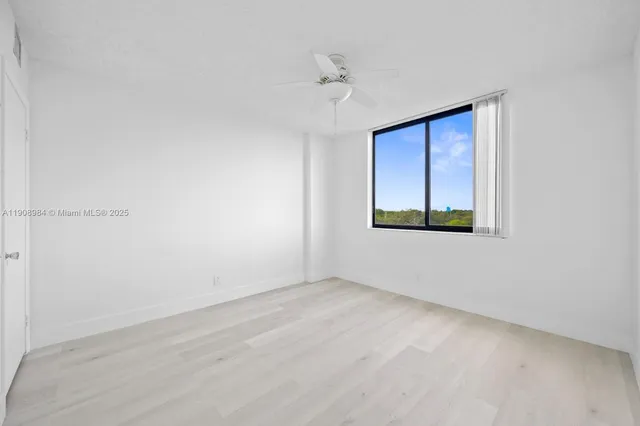 $285,000 | Hillcrest Country Club Apartments, Hollywood, FL 33021