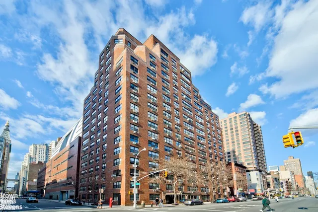 $700,000 | 330 3rd Avenue, Unit 8H | Kips Bay
