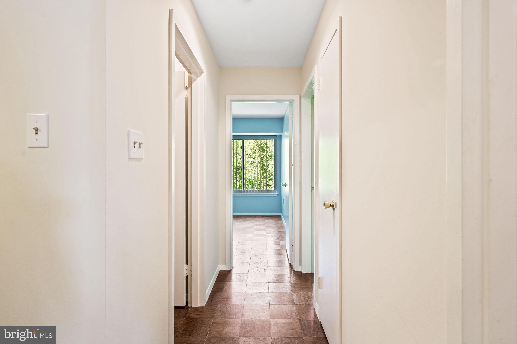 1705 Ivy Oak Square Reston, VA 20190 - Photo 17 of 36 Upper Level Hallway