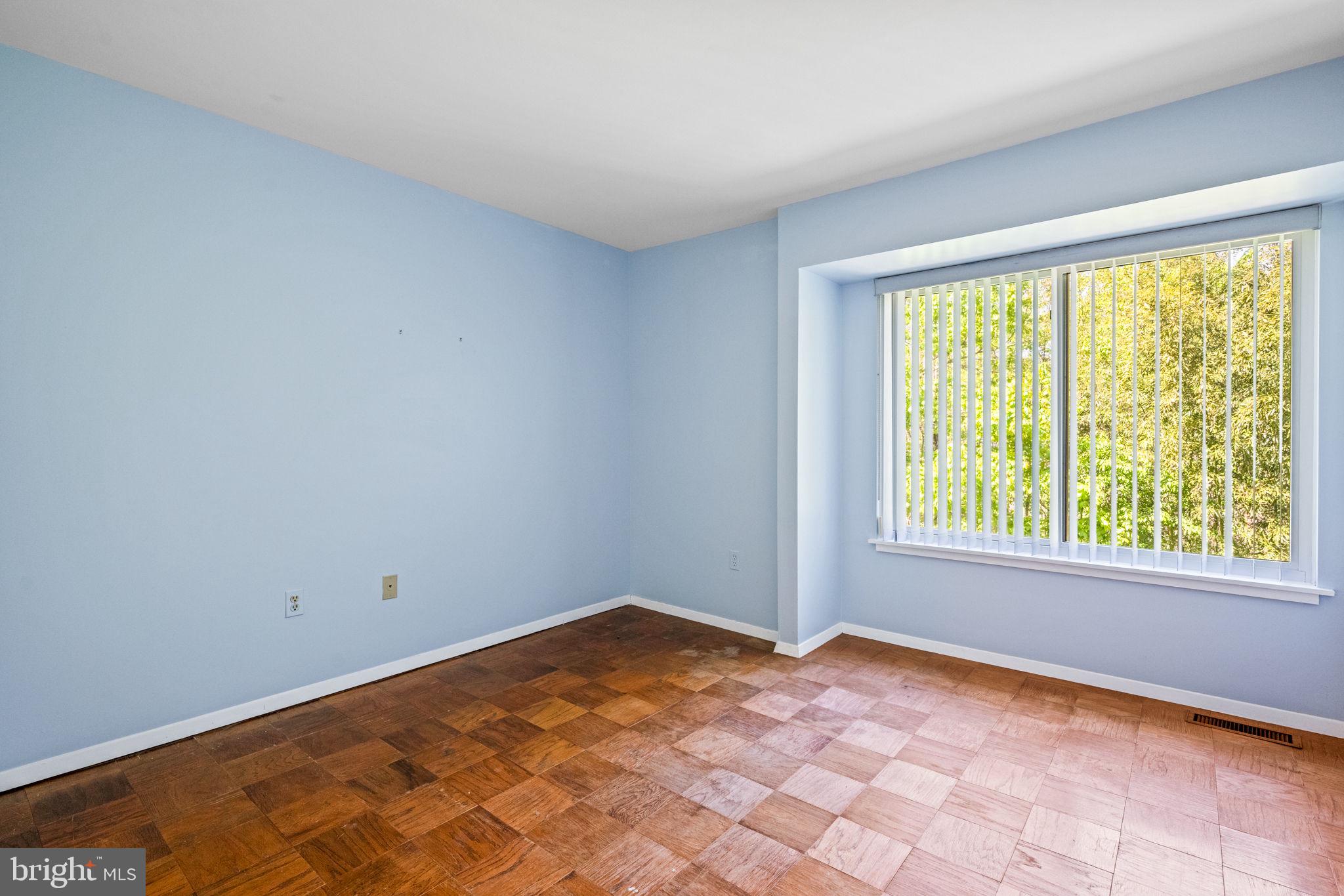 1705 Ivy Oak Square Reston, VA 20190 - Photo 26 of 36 3rd Bedroom