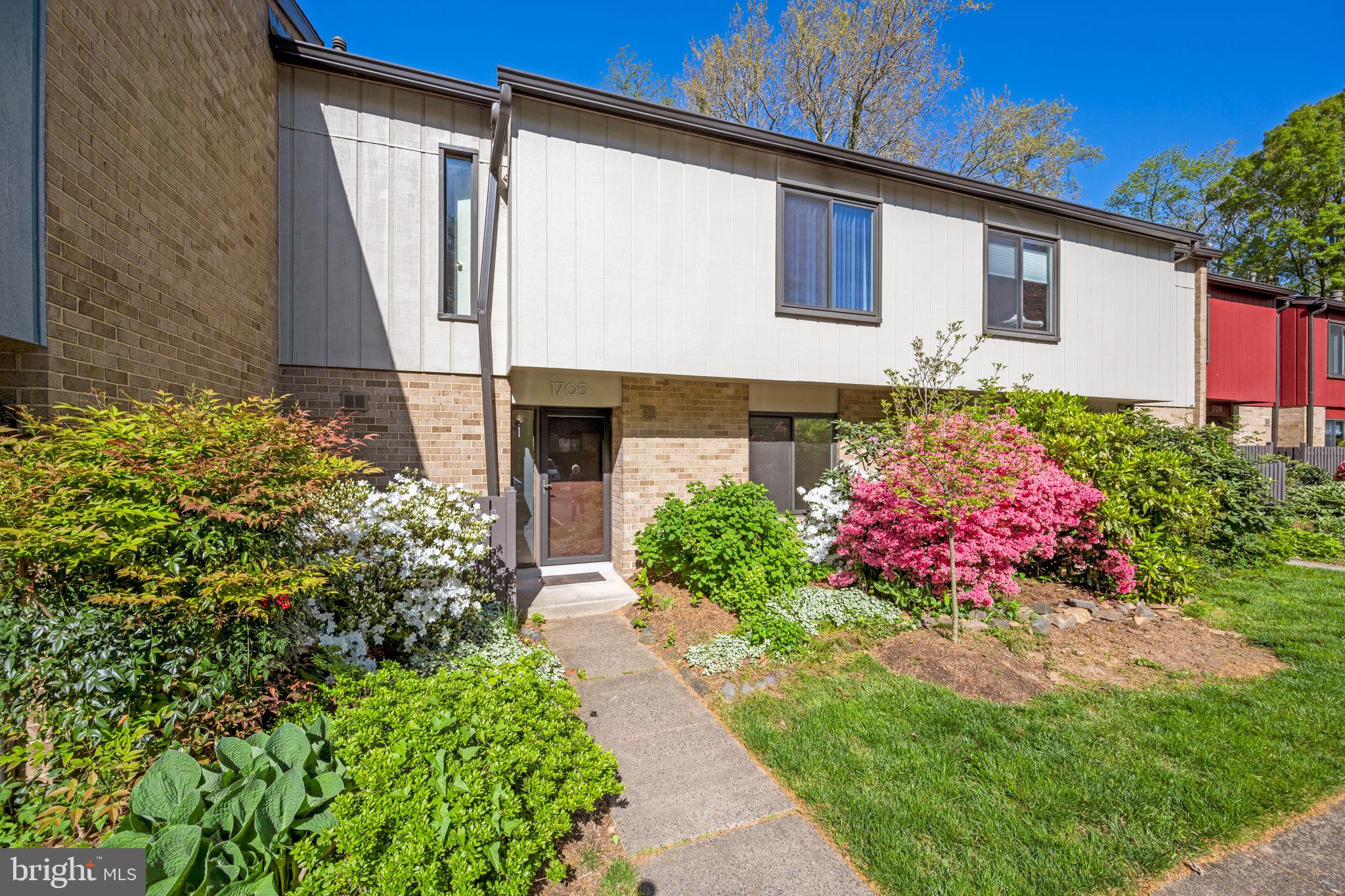 1705 Ivy Oak Square Reston, VA 20190 - Photo 34 of 36 Make This Your Next Home!!