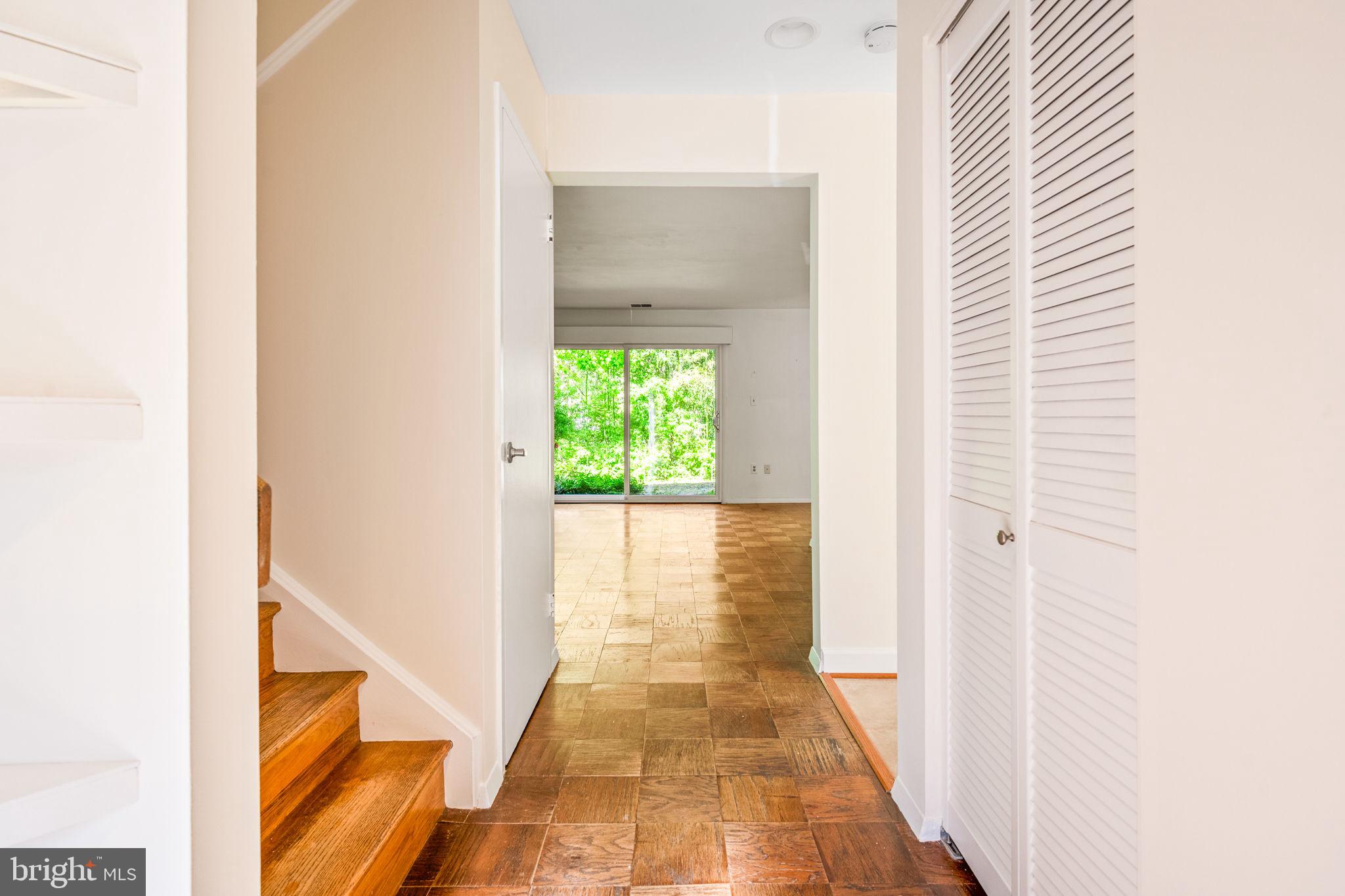 1705 Ivy Oak Square Reston, VA 20190 - Photo 4 of 36 Foyer