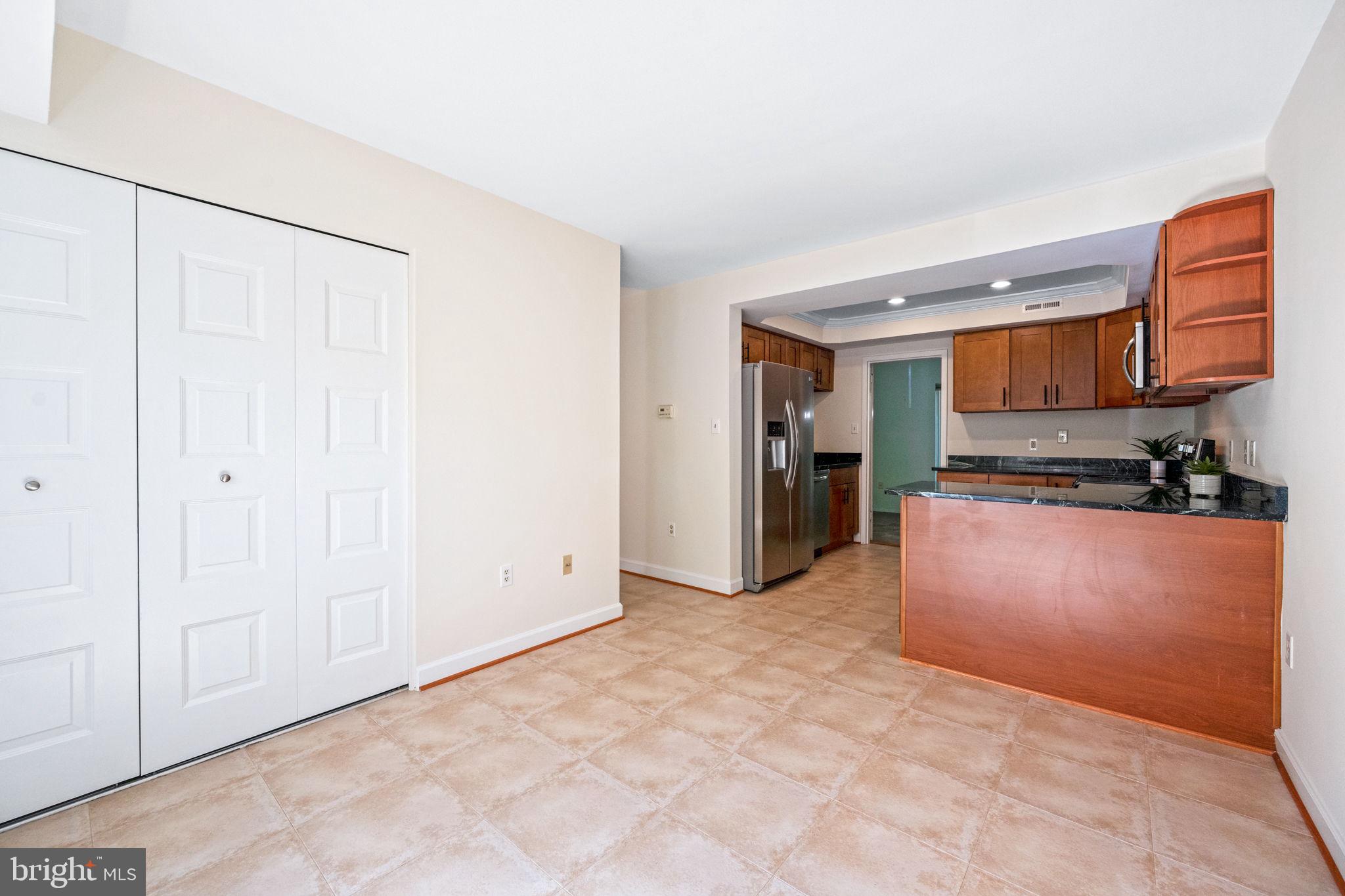 1705 Ivy Oak Square Reston, VA 20190 - Photo 8 of 36 Space for Bar Stools