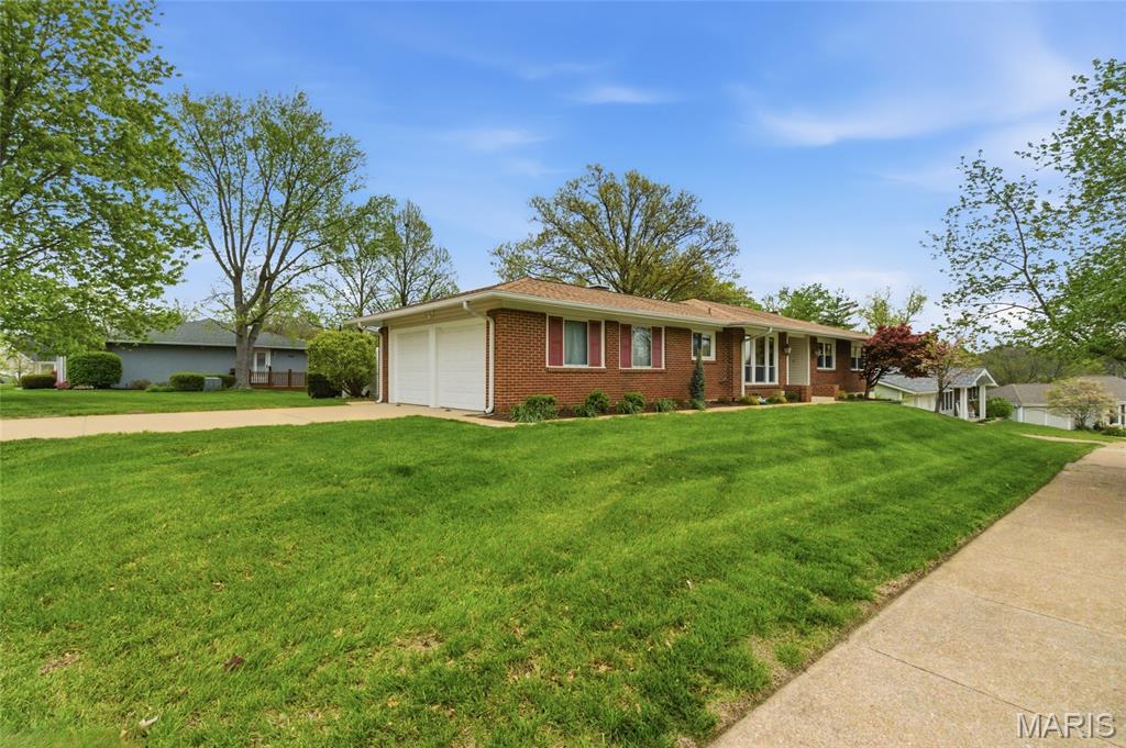 820 Posthorn Drive Manchester, MO 63021 - Photo 2 of 46