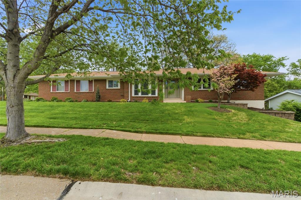 820 Posthorn Drive Manchester, MO 63021 - Photo 3 of 46