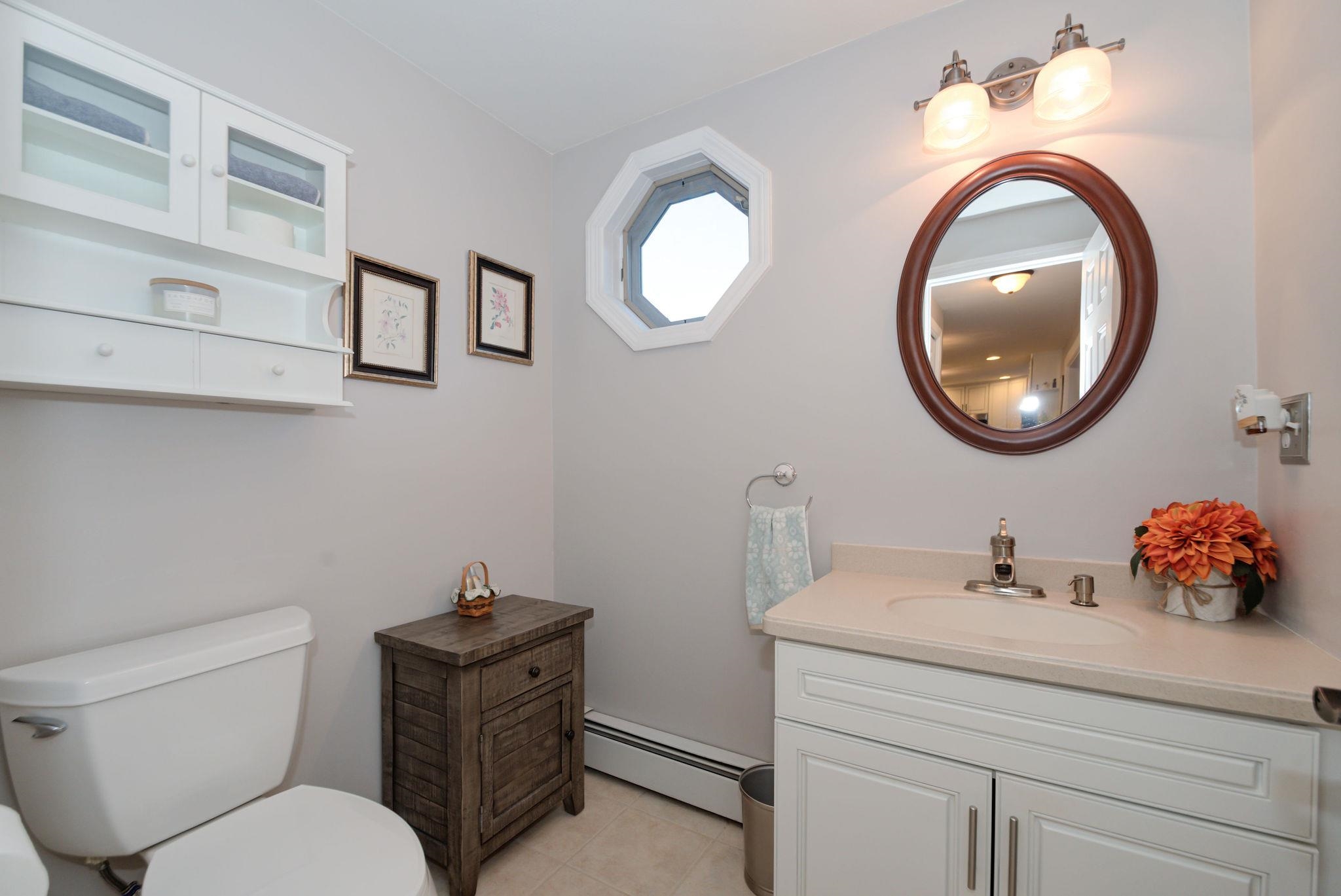 15 Saddleback Road Londonderry, NH 03053 - Photo 23 of 40