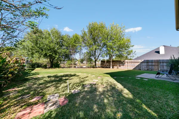 $352,500 | 6202 Lake Chase Court, Katy, TX 77493